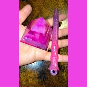 Pyramid and dagger decor